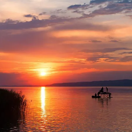 In 39890 Balatonmáriafürdő